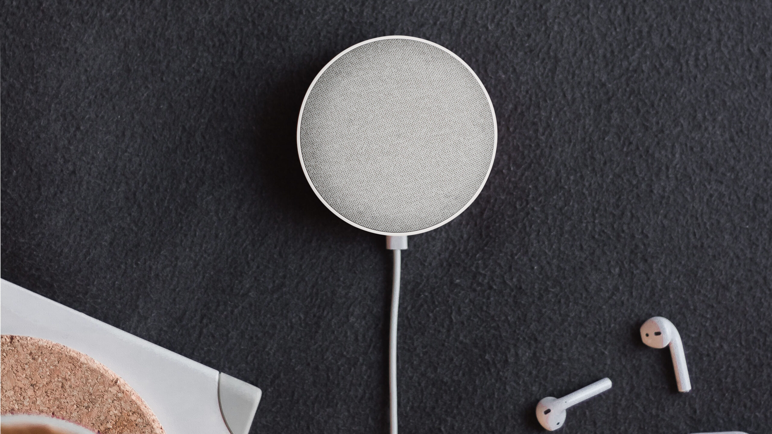 Eyqoo Blog banner of 2022 Conference microphone selection Guide