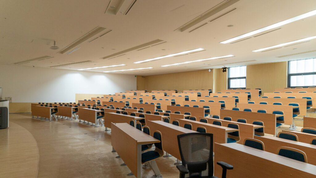 Eyqoo education solution big classromm image